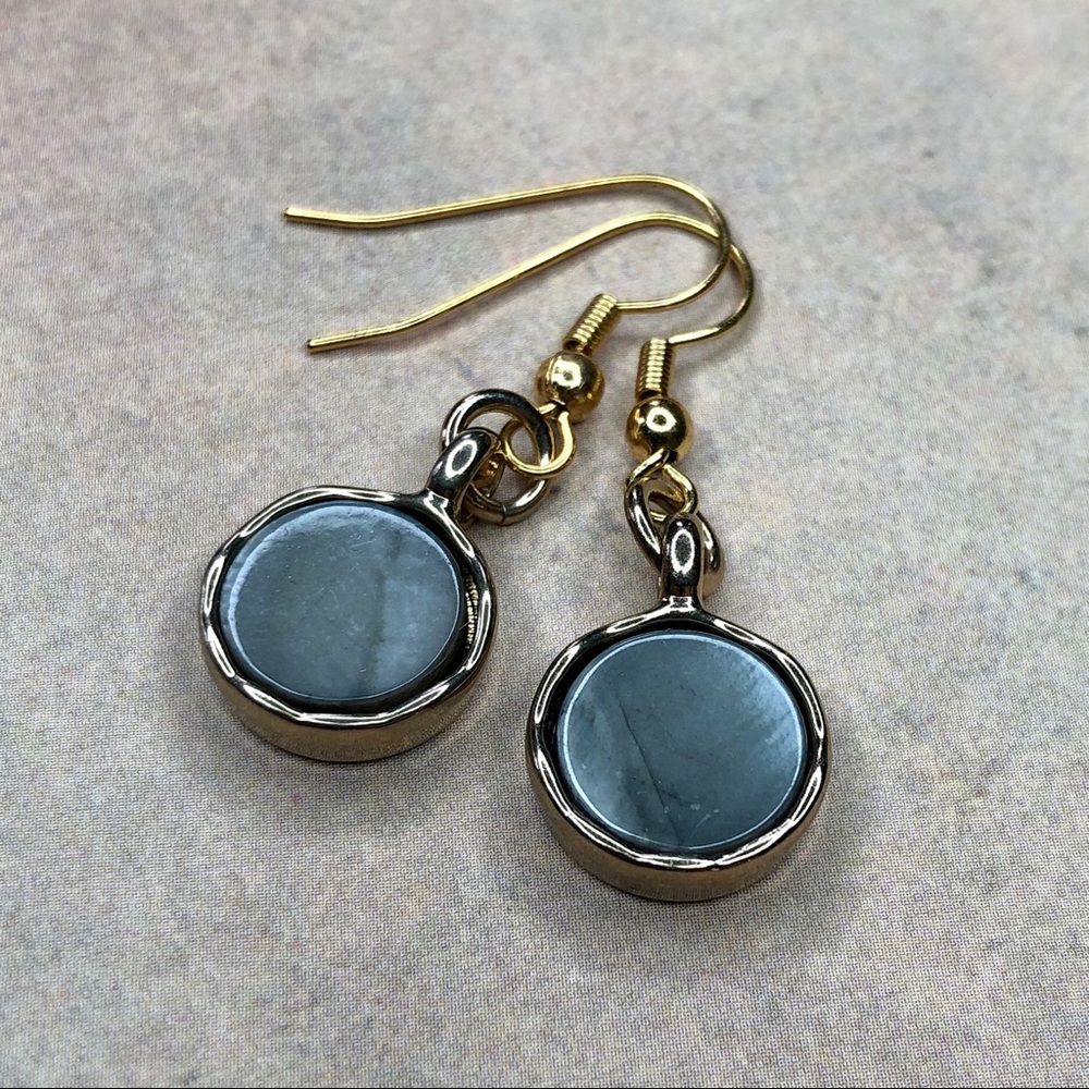 Shell Dangle Earrings - Picture 2 of 3